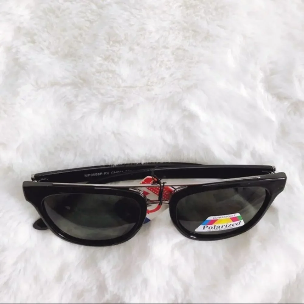 Ashe Glossy Black Polarized Sunglasses - Picture 3 of 10